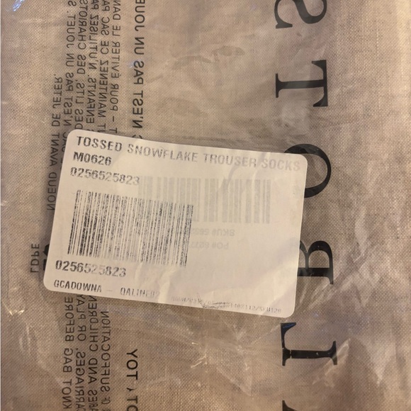 NWT - Talbots Snowflake Pattern Gray Socks - Picture 3 of 3